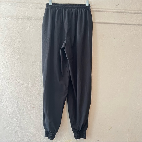 Thrive Sociėtė Black jogger size Medium - Picture 9 of 9